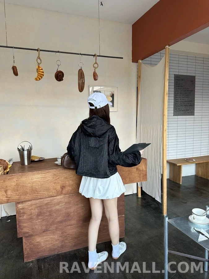 디올 디올 오블리크 크롭 후드 집업 상세 이미지