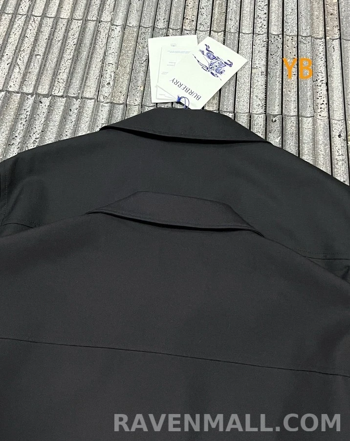 버버리 버버리 로고 자수 집업 자켓 상세 이미지
