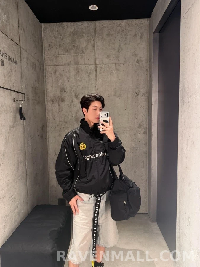 발렌시아가 발렌시아가 사커 넘버링 트랙 자켓 상세 이미지