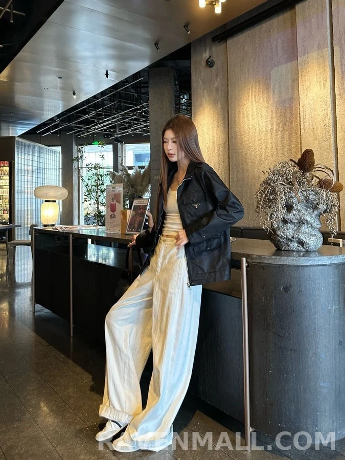 프라다 프라다 삼각 로고 멀티 포켓 자켓 상세 이미지