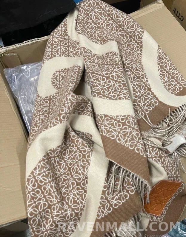 로에베 로에베 애너그램 숄 담요 상세 이미지