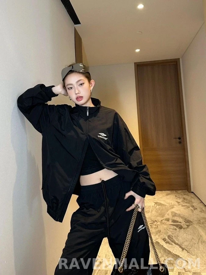 발렌시아가 발렌시아가 하이넥 자수 로고 자켓 상세 이미지