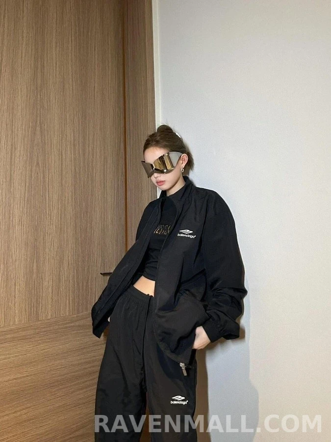 발렌시아가 발렌시아가 하이넥 자수 로고 자켓 상세 이미지