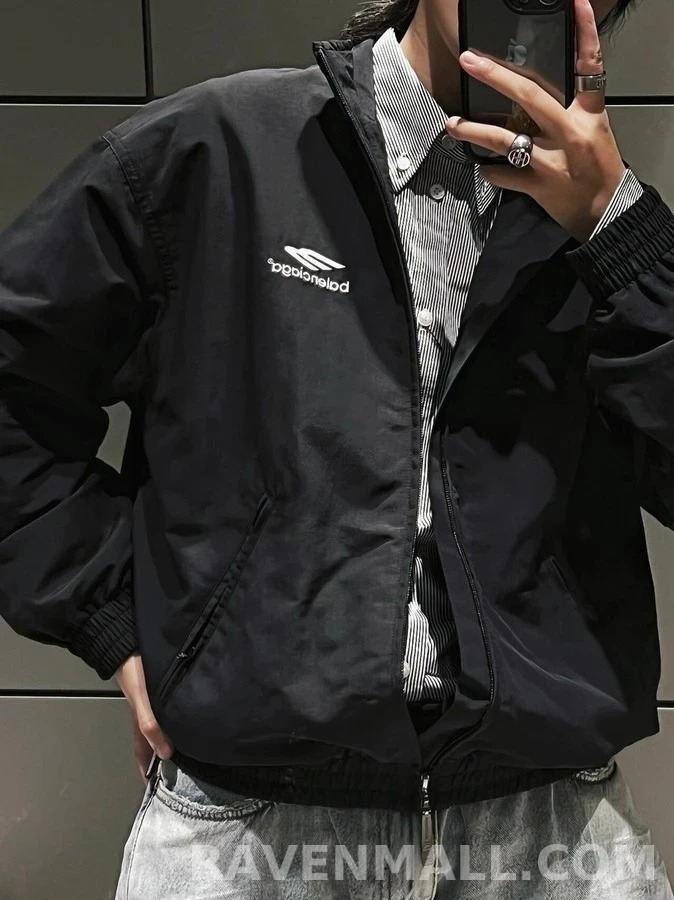 발렌시아가 발렌시아가 하이넥 자수 로고 자켓 상세 이미지
