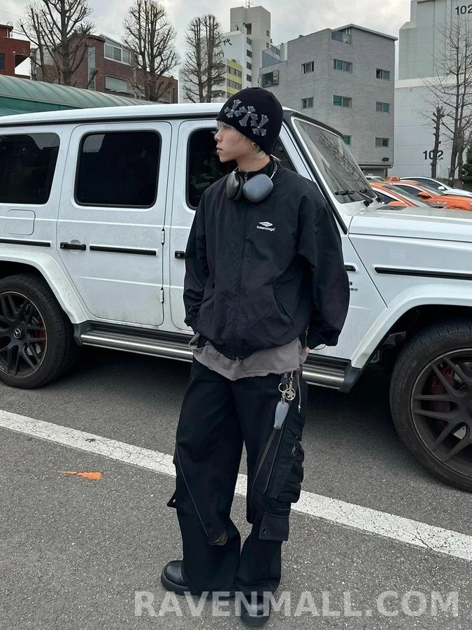 발렌시아가 발렌시아가 하이넥 자수 로고 자켓 상세 이미지