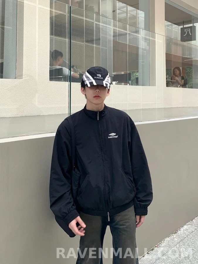 발렌시아가 발렌시아가 하이넥 자수 로고 자켓 상세 이미지