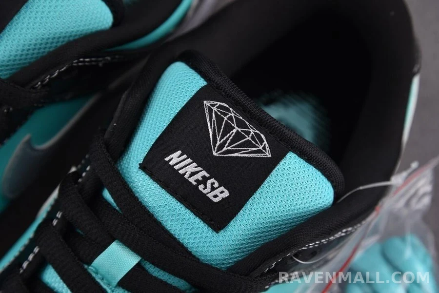 나이키 나이키 다이아몬드 서플라이 SB 덩크 로우 티파니 스니커즈 상세 이미지
