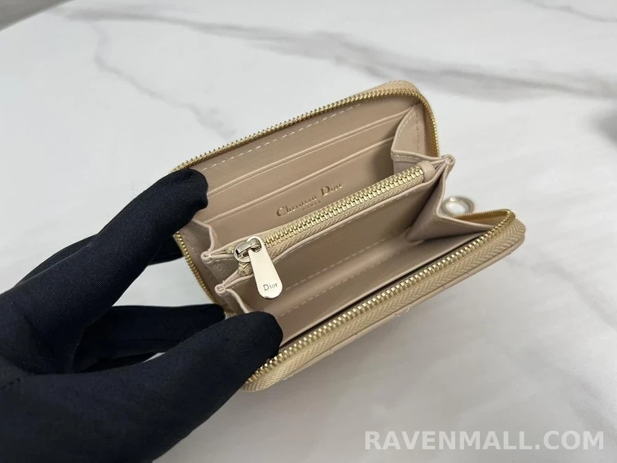 디올 디올 LADY DIOR Voyageur 양가죽 스몰 동전 지갑 상세 이미지