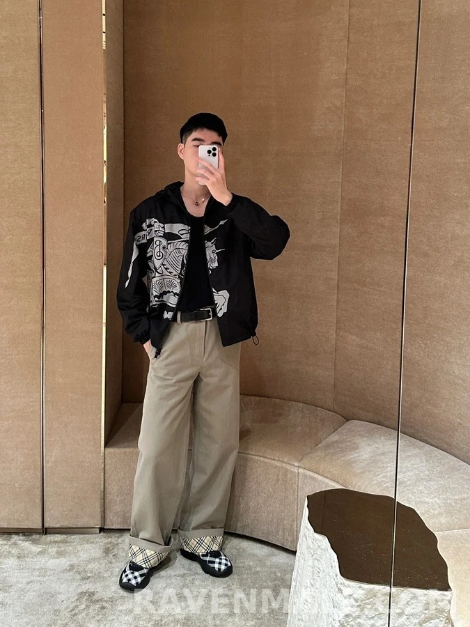 버버리 버버리 이퀘스트리안 로고 나일론 자켓 상세 이미지