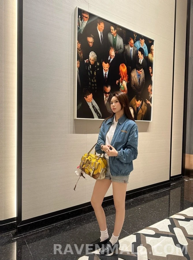 미우미우 미우미우 자수 로고 데님 자켓 상세 이미지