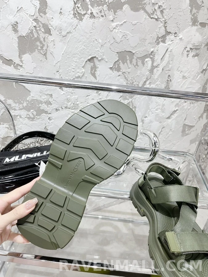 알렉산더 맥퀸 알렉산더 맥퀸 웹 스트랩 트레드 샌들 상세 이미지