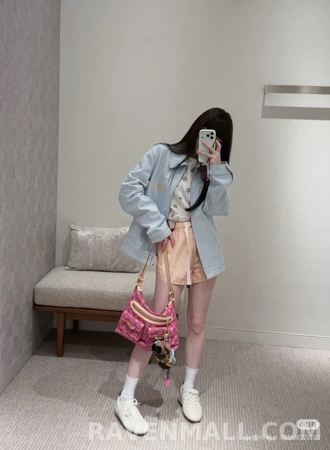 루이비통 루이비통 시그니처 플라워 자수 데님 자켓 상세 이미지