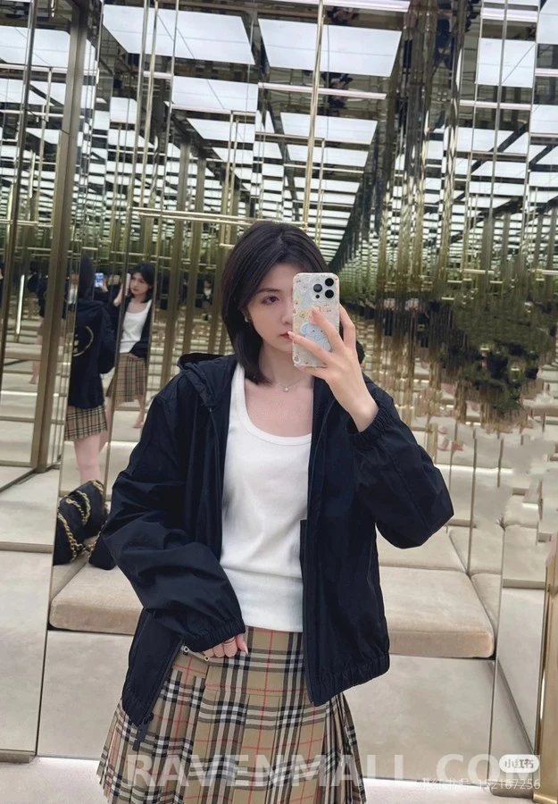 버버리 버버리 전사 로고 후드 바람막이 상세 이미지