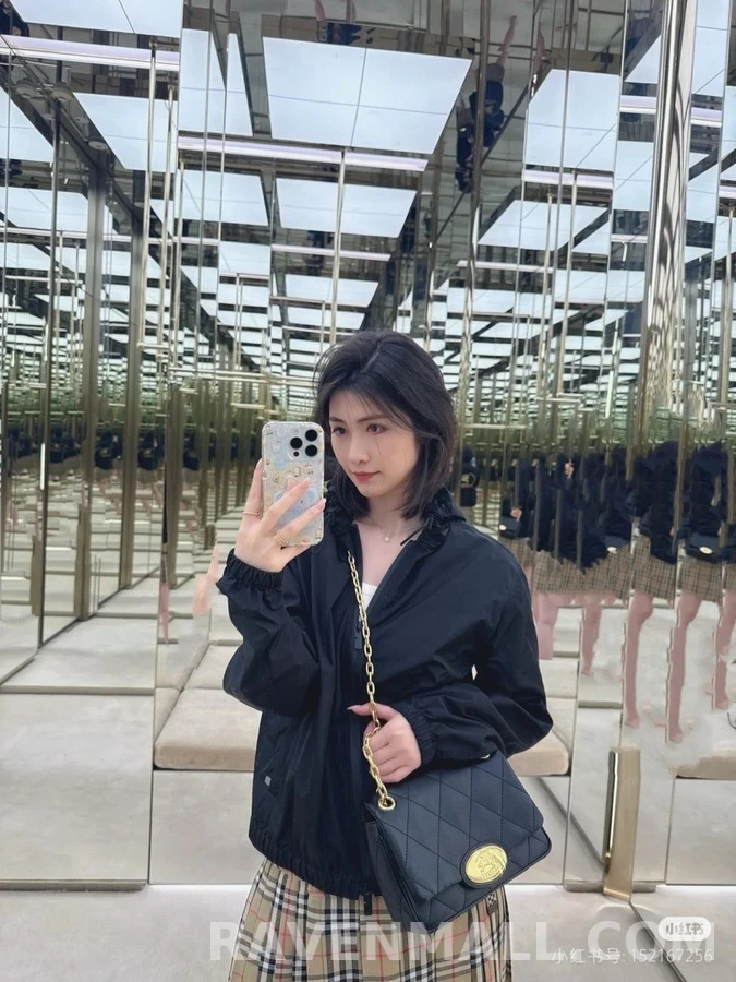 버버리 버버리 전사 로고 후드 바람막이 상세 이미지
