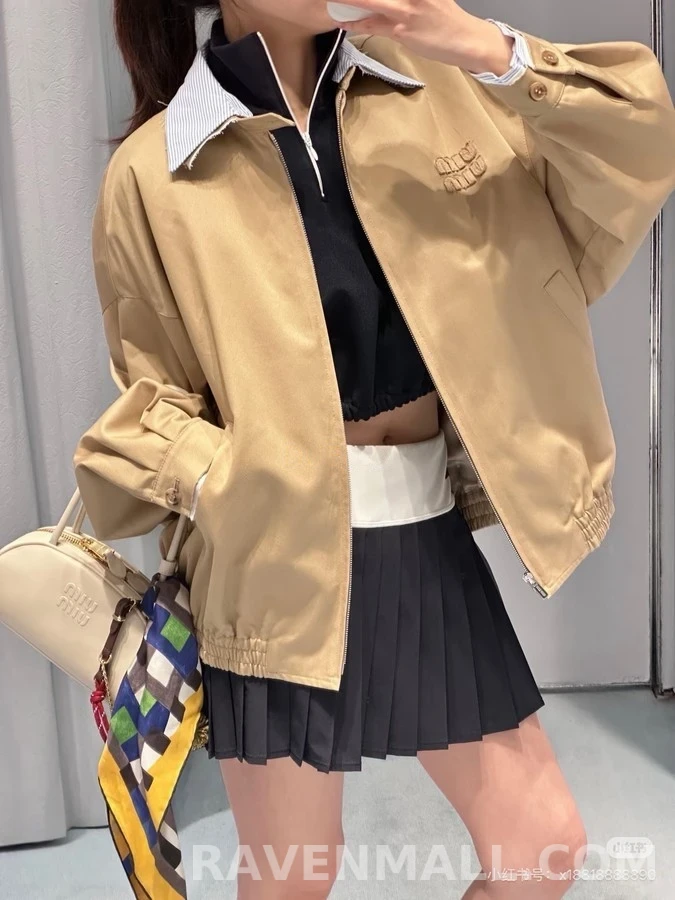 미우미우 미우미우 레터링 스트라이프 카라 자켓 상세 이미지