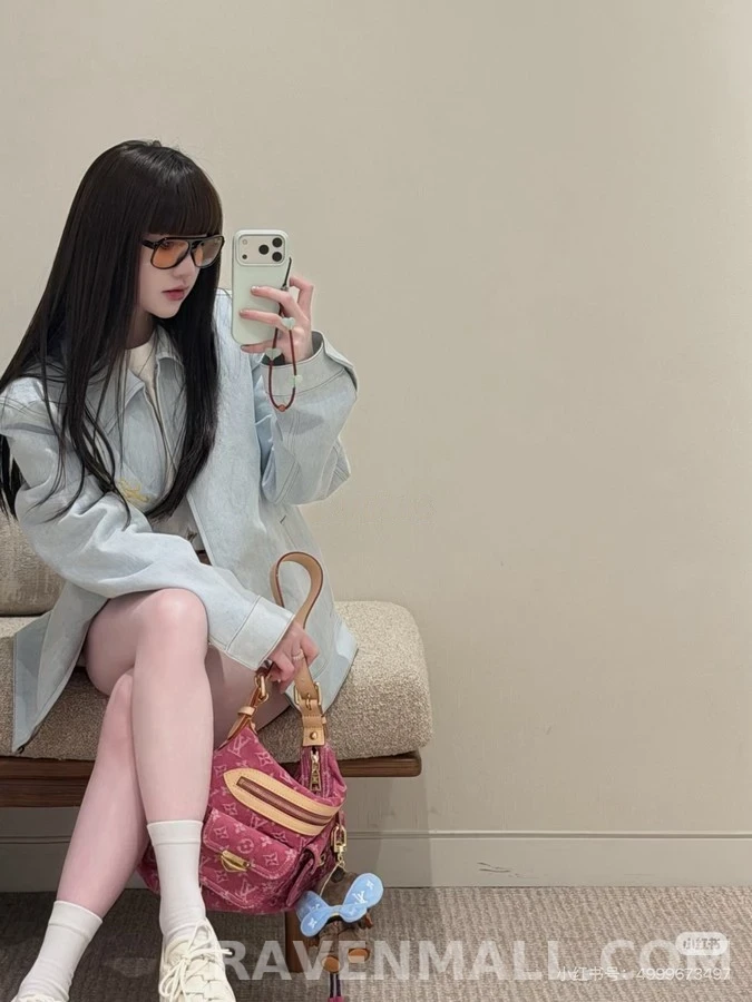 루이비통 루이비통 플라워 시그니처 자수 데님 자켓 상세 이미지