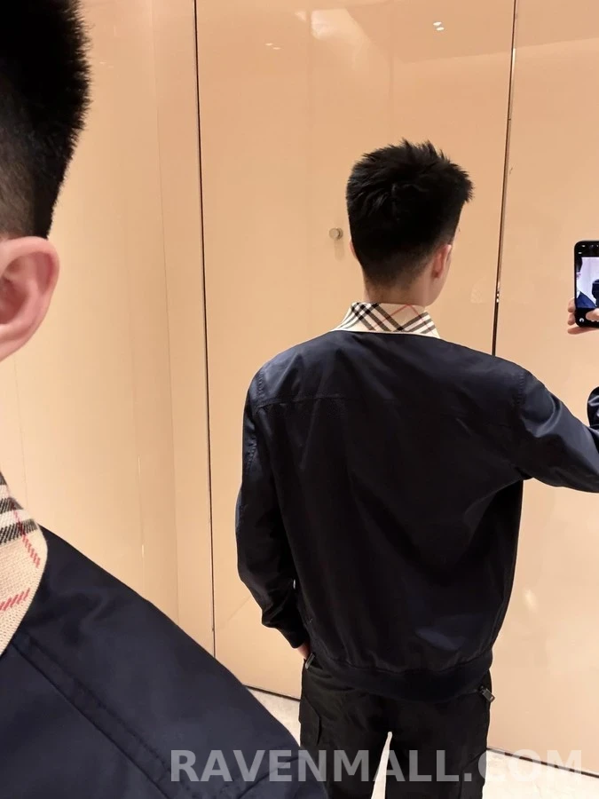 버버리 버버리 체크 칼라 자수 해링턴 자켓 상세 이미지