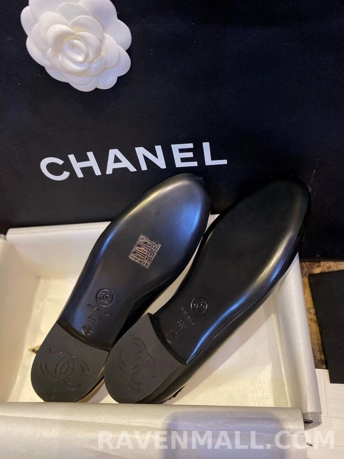샤넬 샤넬 투톤 체인 발레리나 레더 플랫 상세 이미지