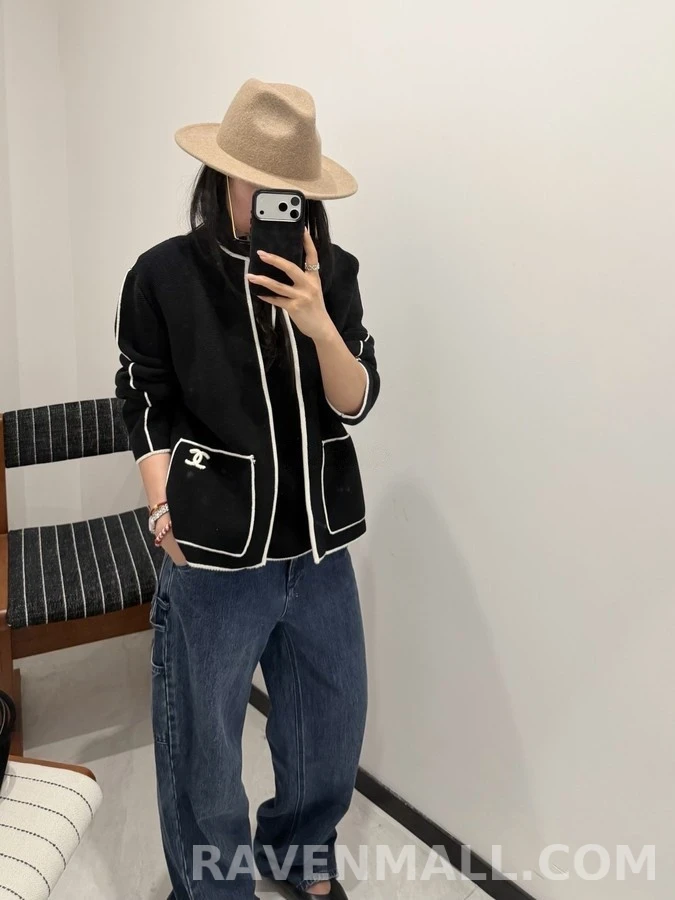샤넬 샤넬 블랙앤화이트 로고 자켓 상세 이미지