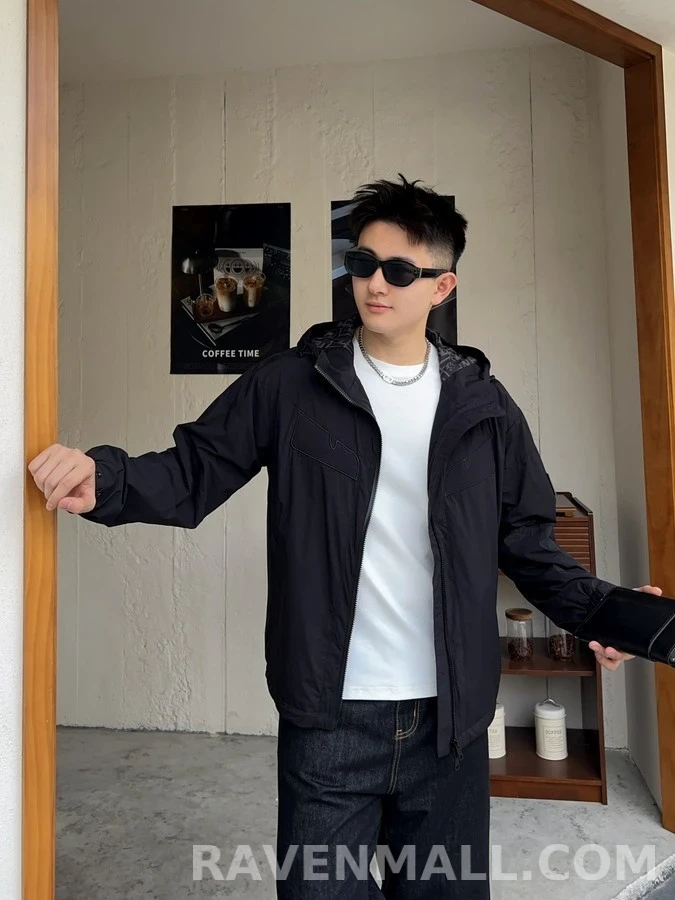 펜디 펜디 로고 후드 자켓 상세 이미지