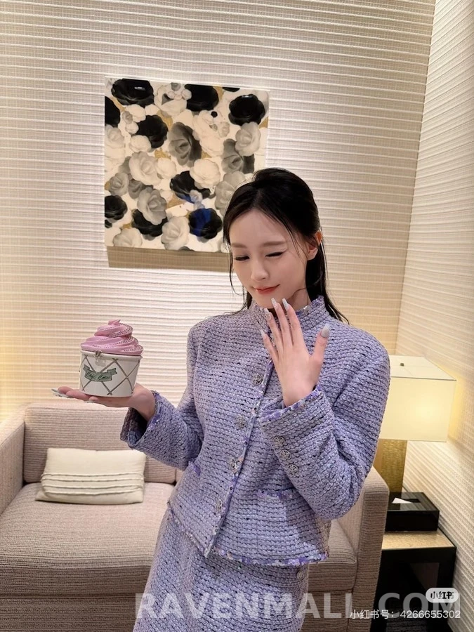 샤넬 샤넬 퍼플 스탠드넥 광택 스팽글 트위드 자켓 상세 이미지