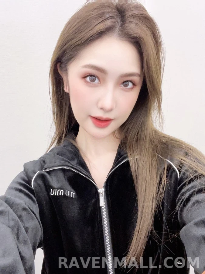미우미우 미우미우 후드 집업 상세 이미지